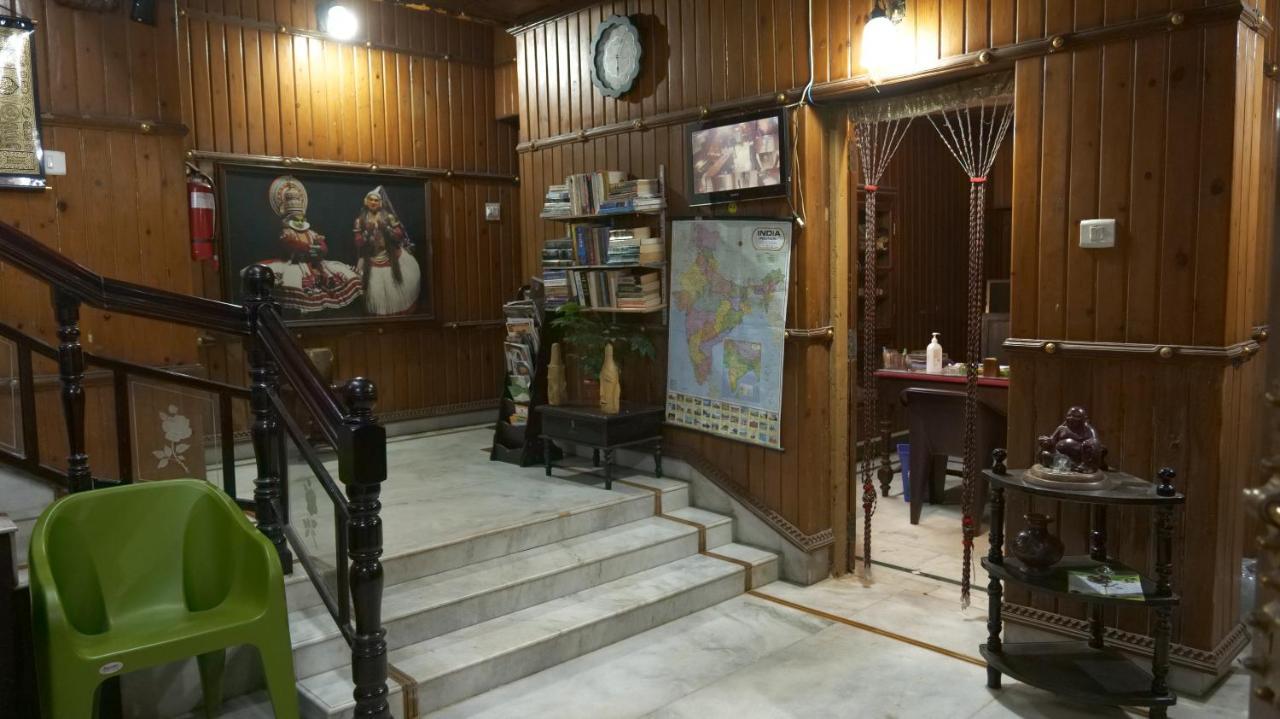 Hotel White Rose Kochi Bagian luar foto
