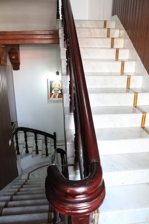 Hotel White Rose Kochi Bagian luar foto