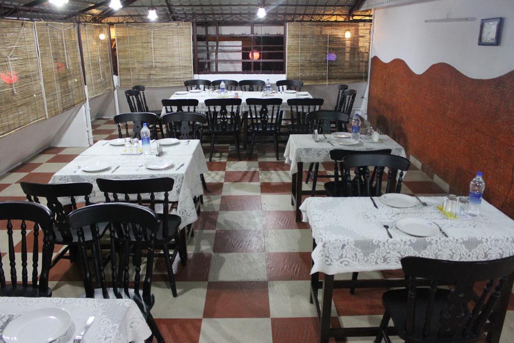 Hotel White Rose Kochi Bagian luar foto