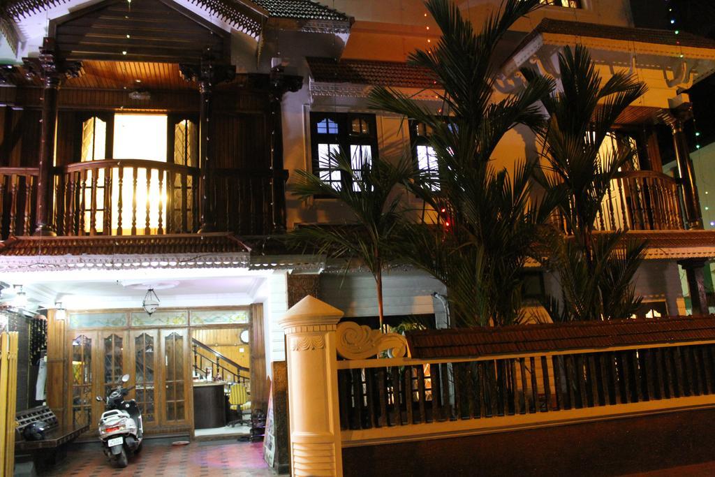Hotel White Rose Kochi Bagian luar foto
