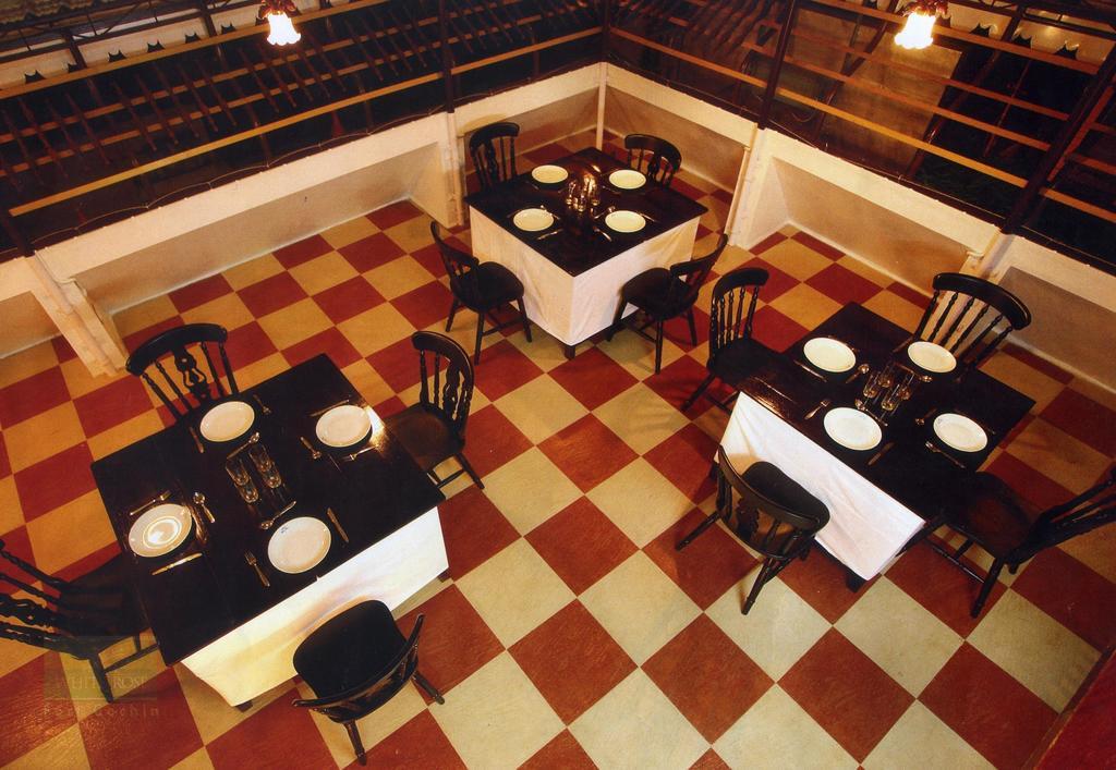Hotel White Rose Kochi Bagian luar foto