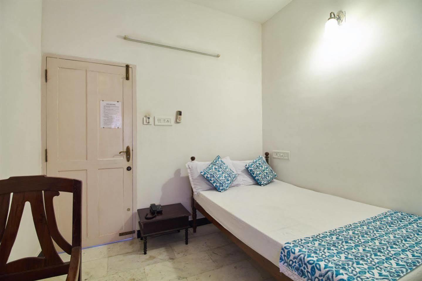 Hotel White Rose Kochi Bagian luar foto