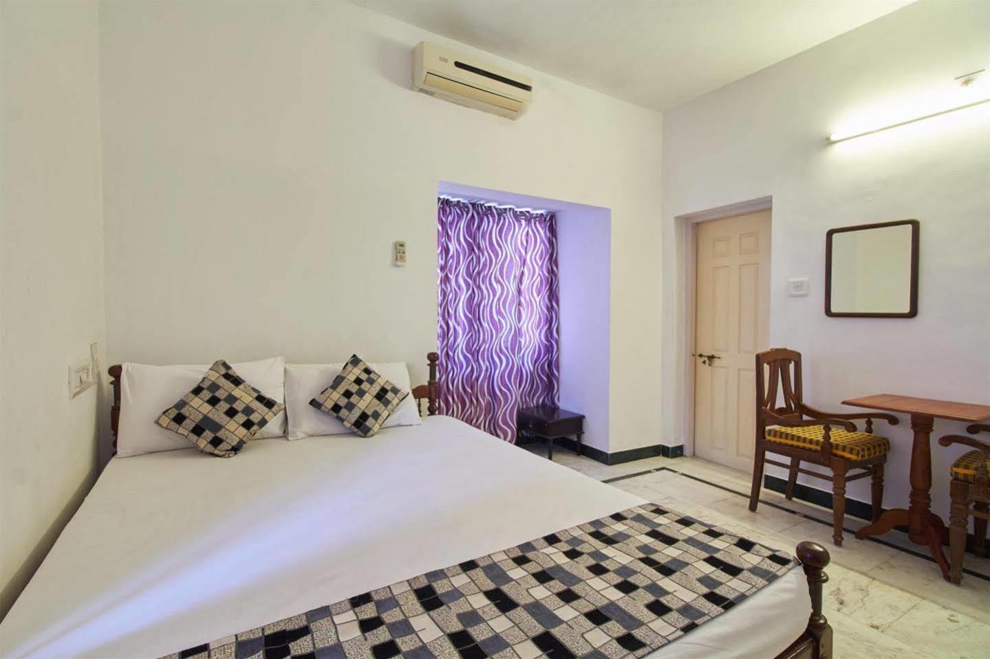 Hotel White Rose Kochi Bagian luar foto