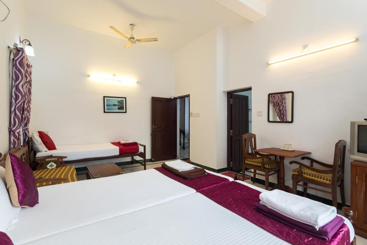 Hotel White Rose Kochi Bagian luar foto