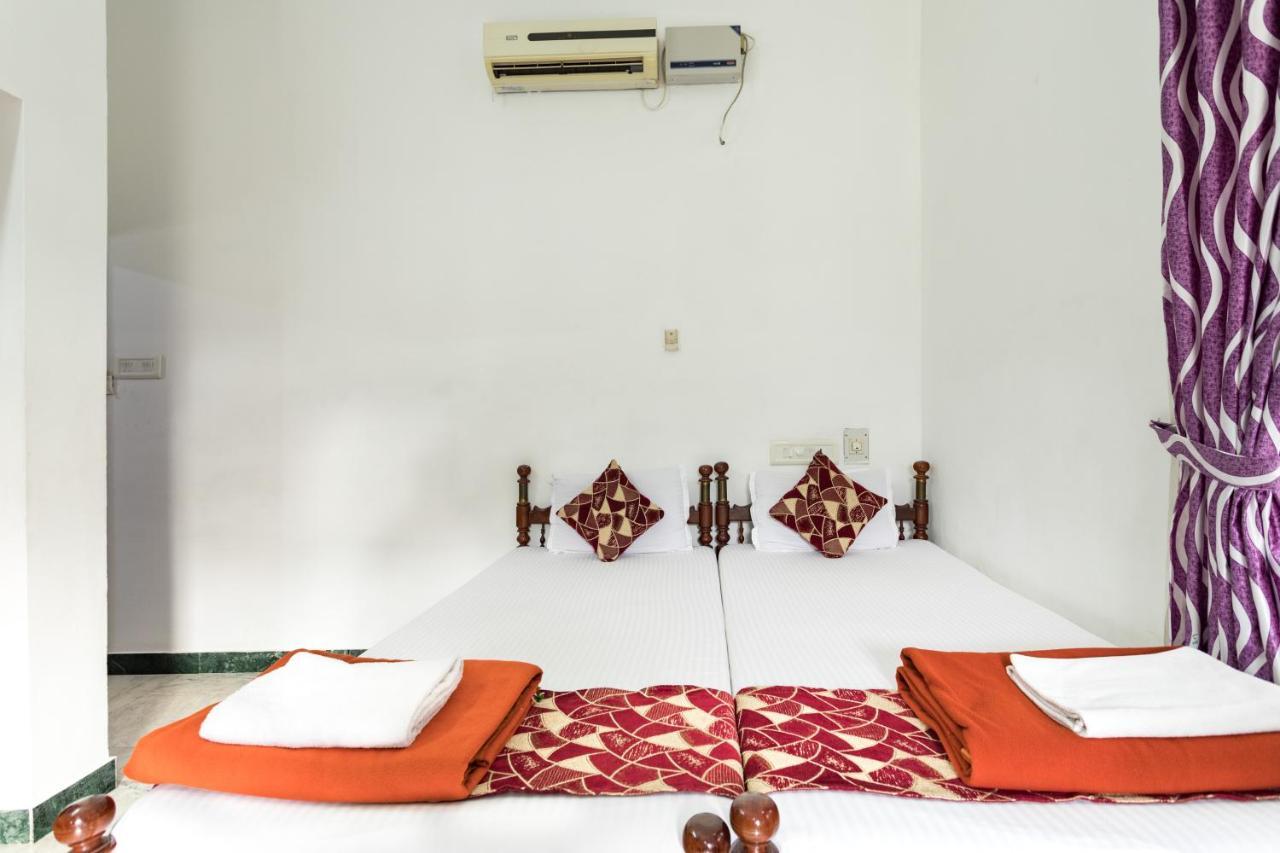 Hotel White Rose Kochi Bagian luar foto