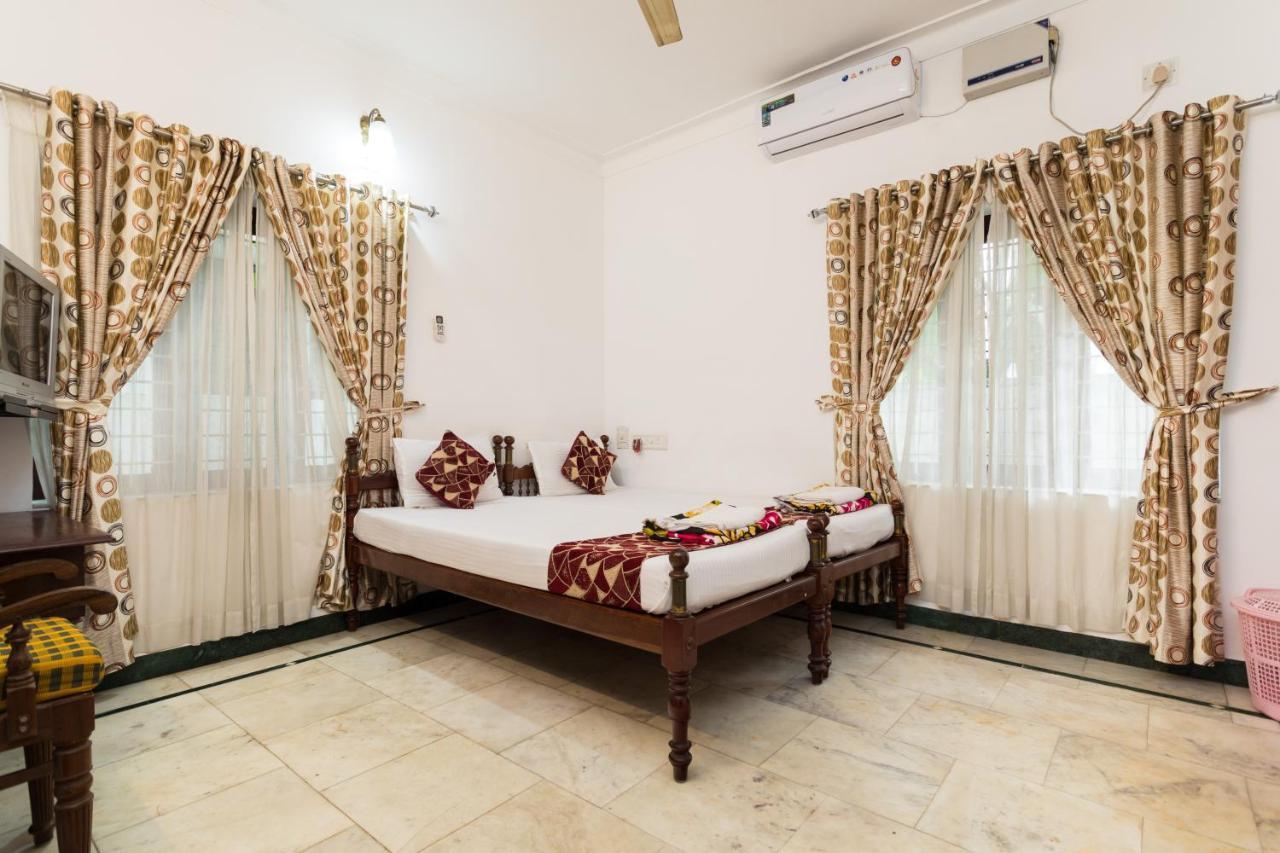 Hotel White Rose Kochi Bagian luar foto